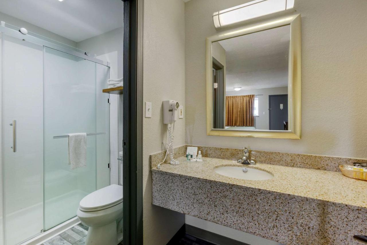 Quality Inn Columbus-East Luaran gambar